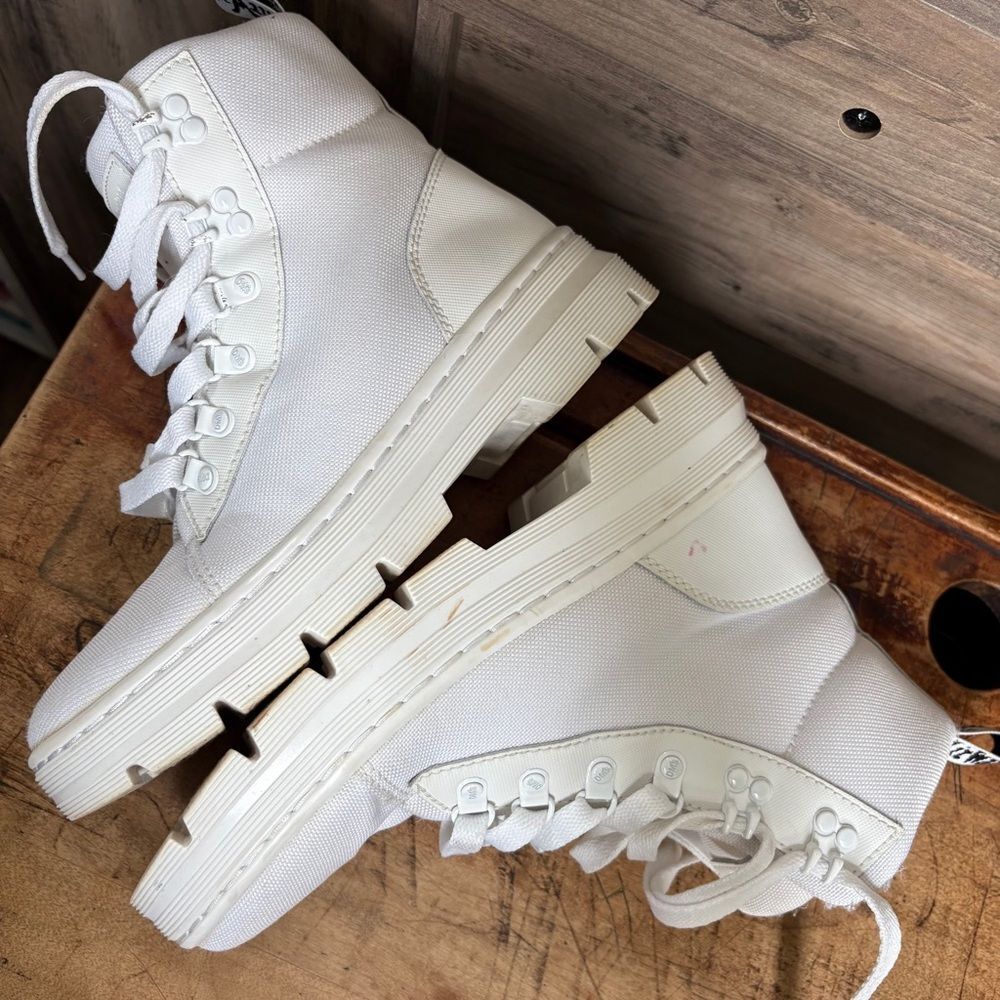Dr. Martens White High-Top Boots Women's sz 8 preworn see pix for blemishes - Picture 4 of 15